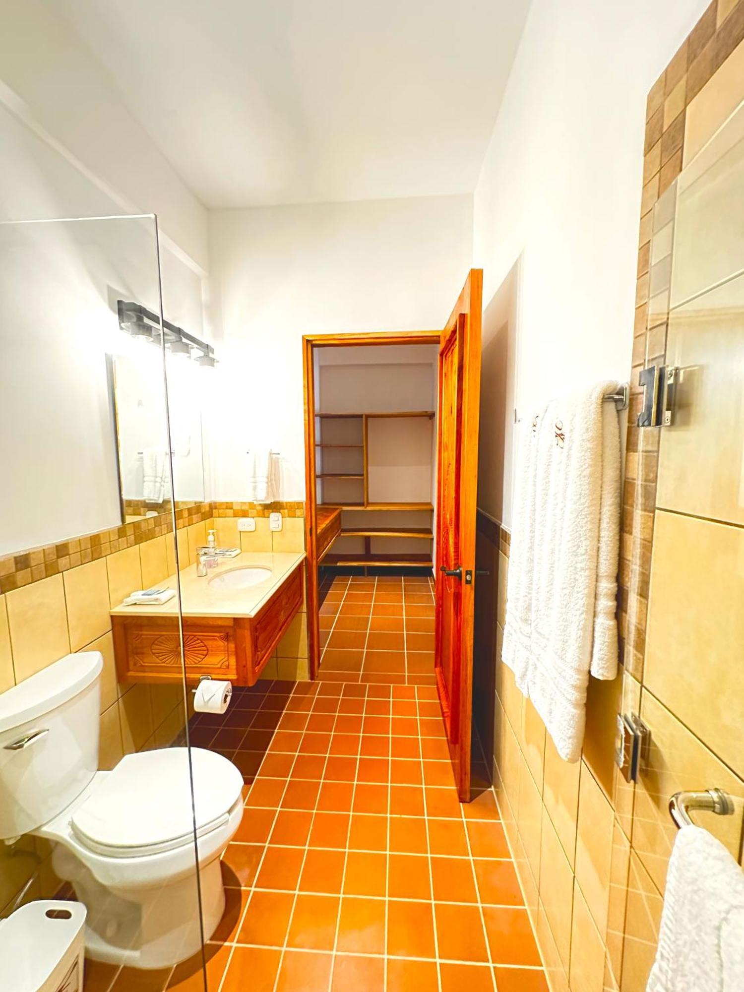 Hotel Jotam Panajachel Buitenkant foto